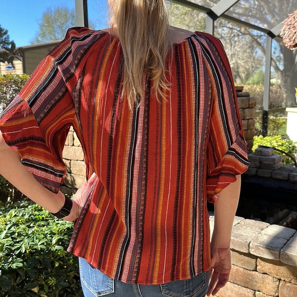 AGB ruffle sleeve blouse - Picture 2 of 7